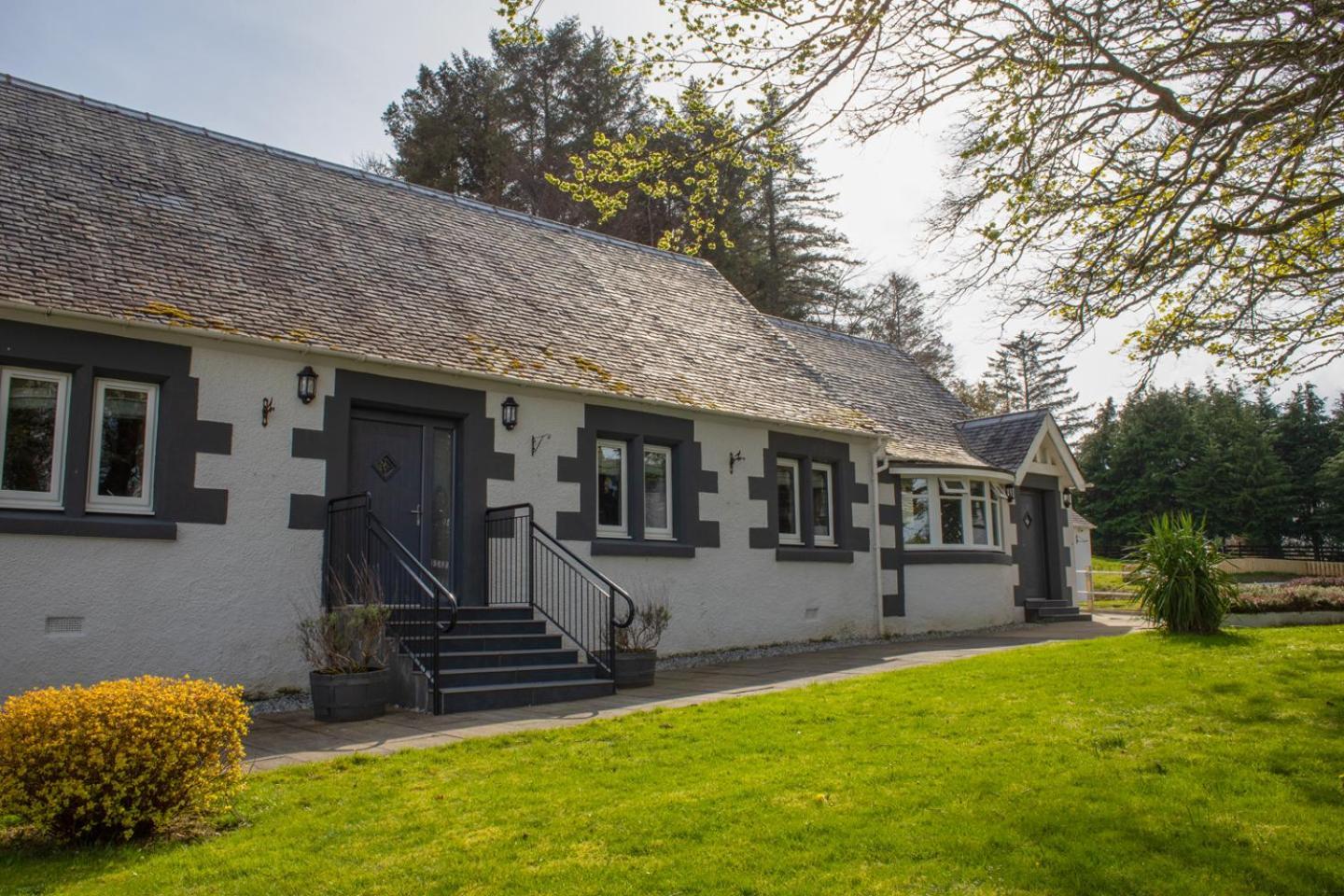 Bonnie Lodge By Broadford Hotel Exterior photo
